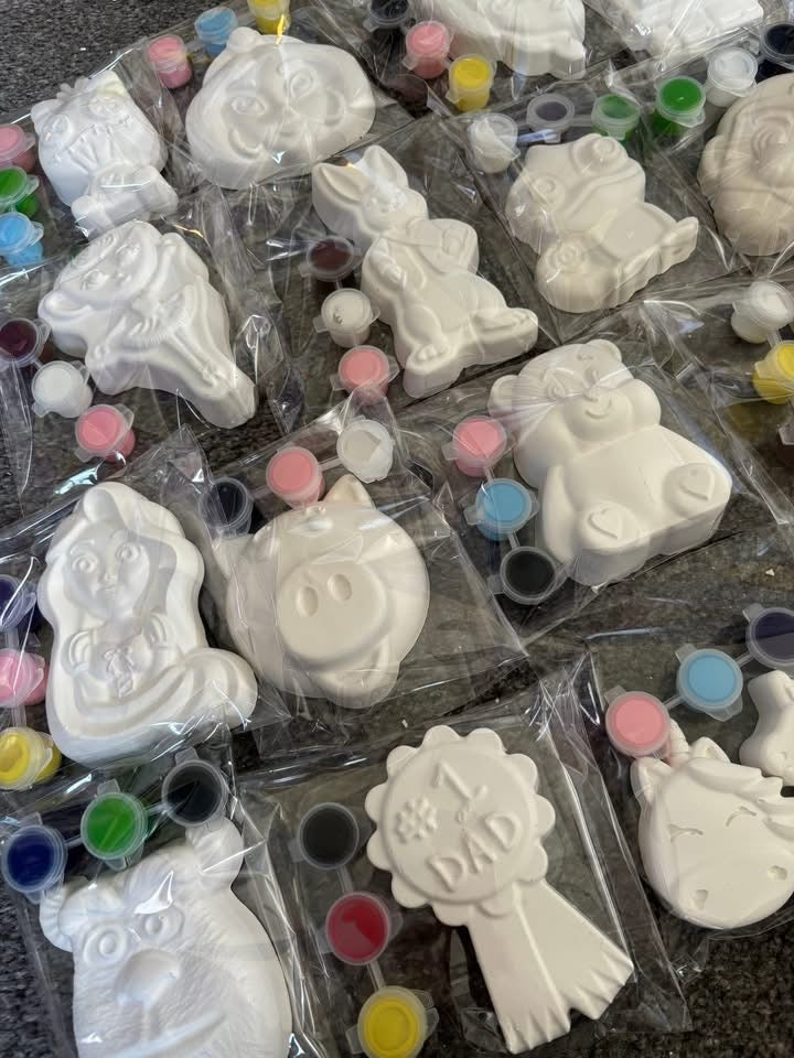 Paint figures